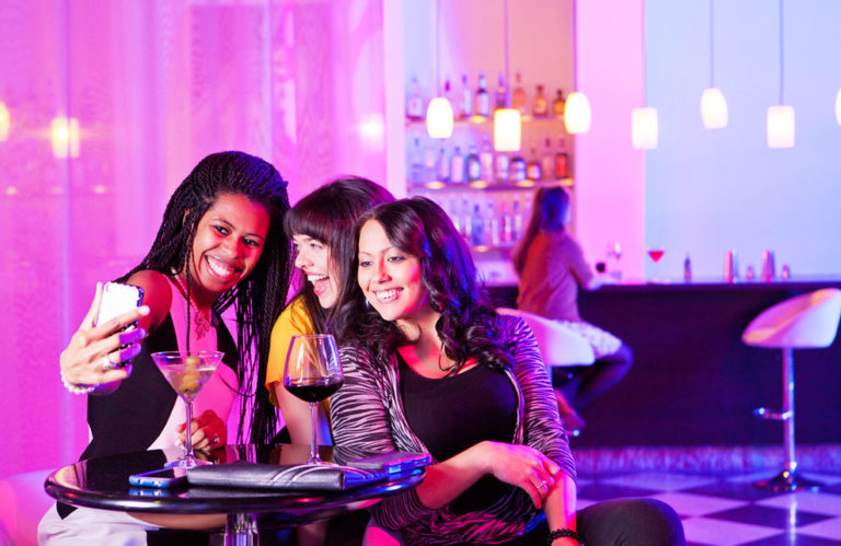 Group of women enjoying drinks in Springfield Missouri